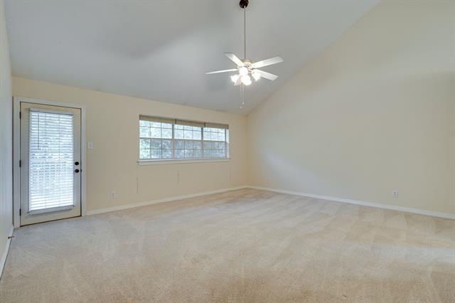 Building Photo - 3937 Valley View Ln