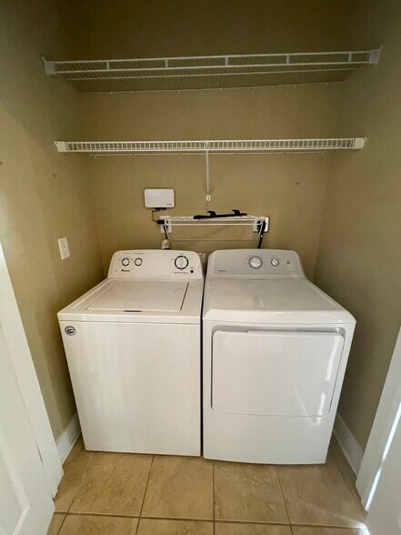 Laundry - 3947 River Pointe Ln