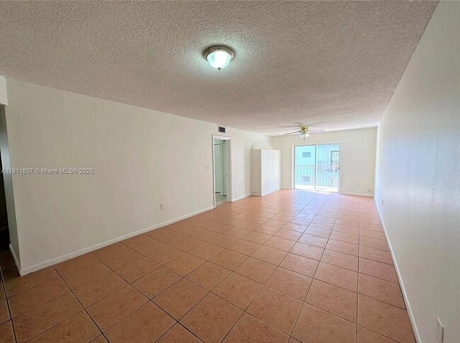 Building Photo - 1630 W 46th St
