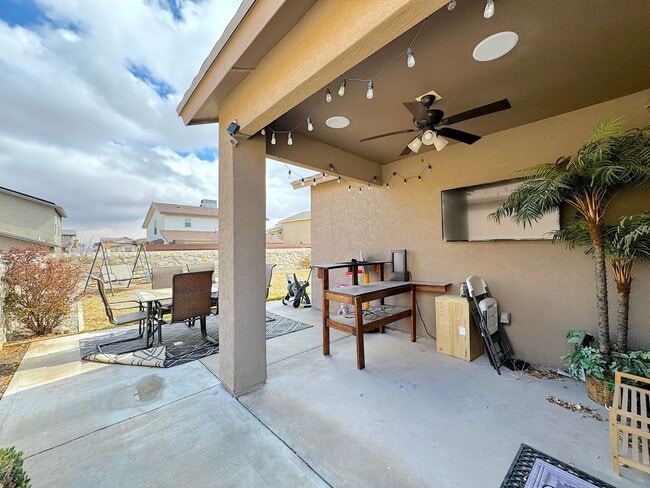 Building Photo - Northeast El Paso 3Bed/2 Bath Refrig A/C Across From Park!