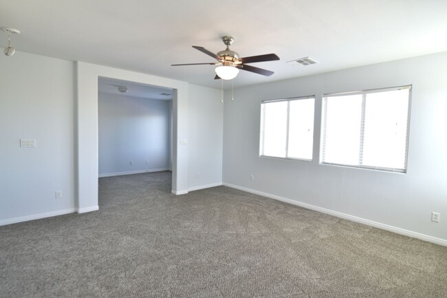 Building Photo - BEAUTIFUL 4BED/3BATH Home w/ 2 Car Garage ...