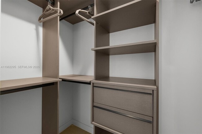 Building Photo - 11 NE 6th St