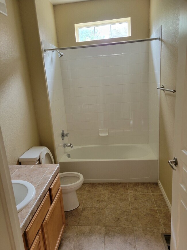 Building Photo - Dancing Willows - 2 Bedroom, 2 Bathroom Condo (11LO#101)