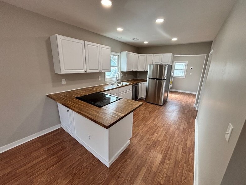 Building Photo - 3716 Homewood Ave
