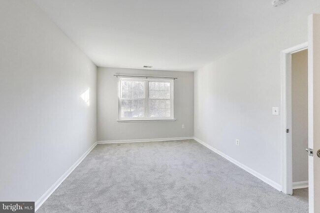 Building Photo - 8205 Whispering Oaks Way