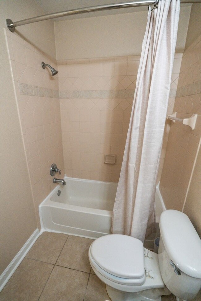 Building Photo - Super cute 3 Bedroom/3Bathroom Townhome in...