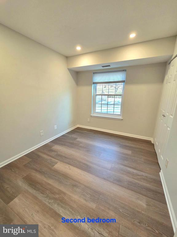 Building Photo - 5815 Cove Landing Rd