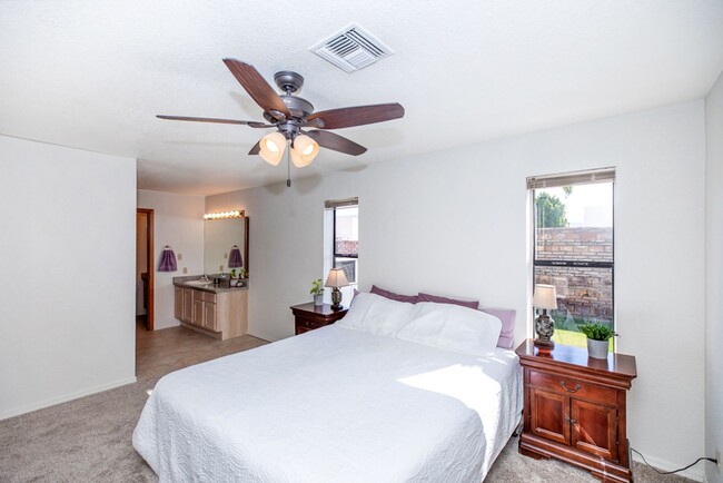 Building Photo - Spacious 2-Bedroom Home with Room to Roam ...