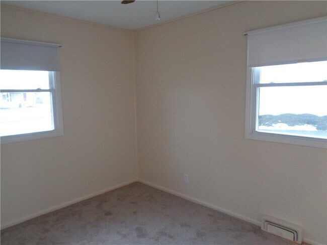 Building Photo - 113 William Ln