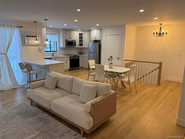 Building Photo - 404 Vista on the Lake