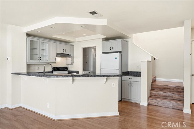 Building Photo - 51 Greenmoor