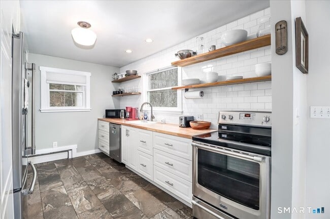 Building Photo - 2 At 75-79 Merryall Rd