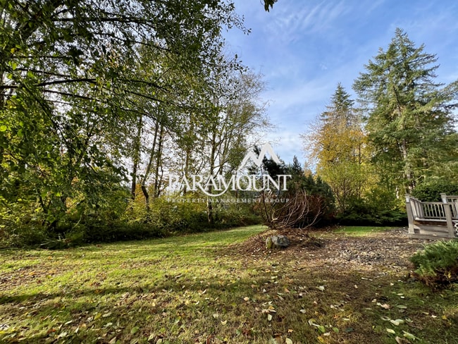 Building Photo - Cute 2 Bedroom + Den Duplex in Gig Harbor