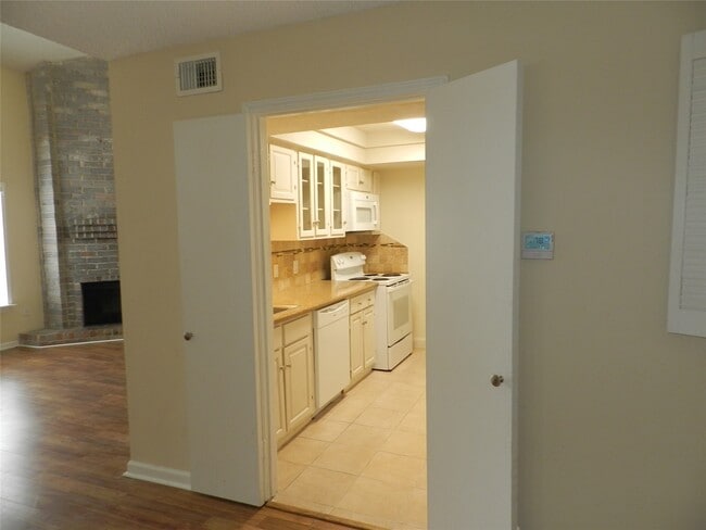 Building Photo - 14309 Misty Meadow Ln