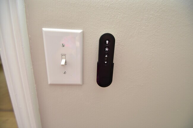 Building Photo - 3805 Wedgewood Ct