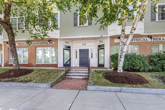 Primary Photo - 705 Washington St