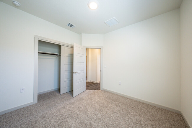 Building Photo - 13708 Lubeck Dr