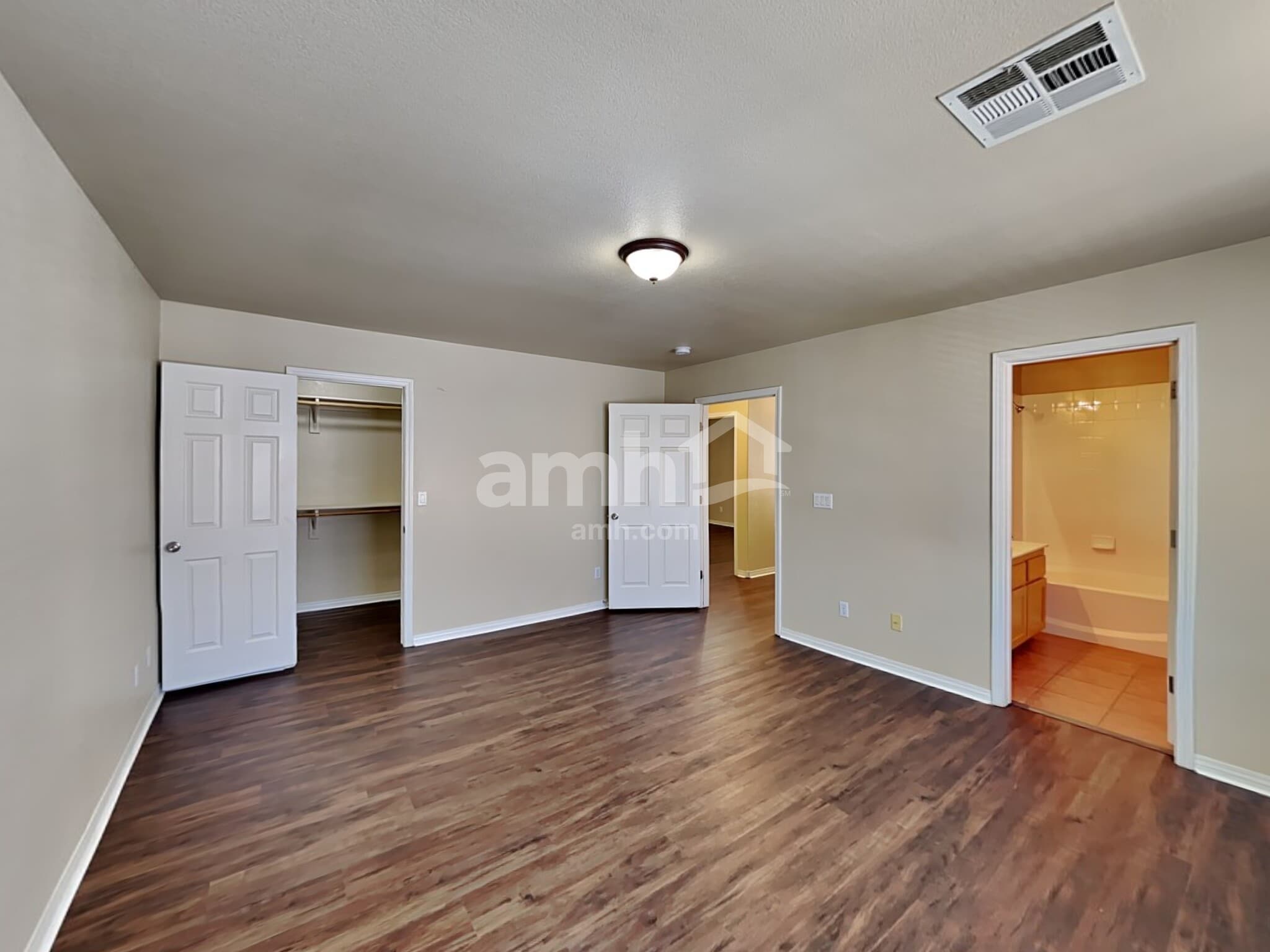 Building Photo - 7269 Vinca Rd