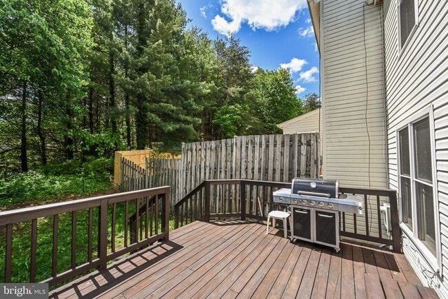 Building Photo - 105 Sunny Hill Ct
