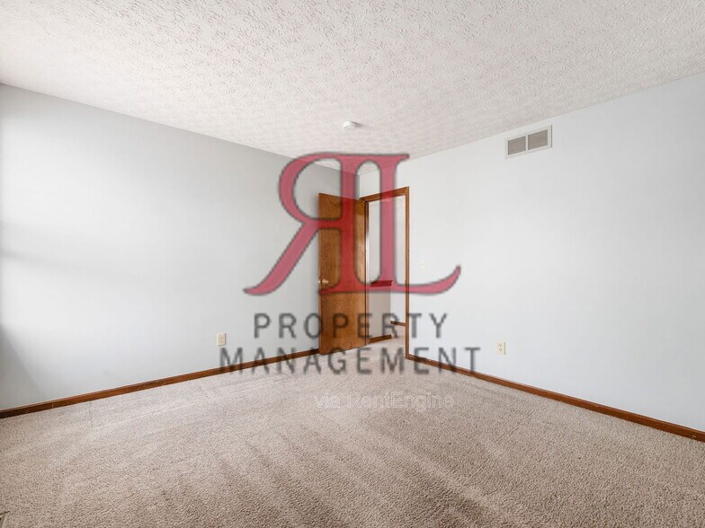 Building Photo - 9326 Tahoma St