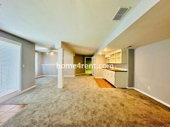 Building Photo - 8102 W 144th Pl