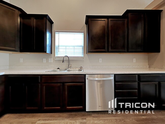 Building Photo - 675 Albermarle Dr