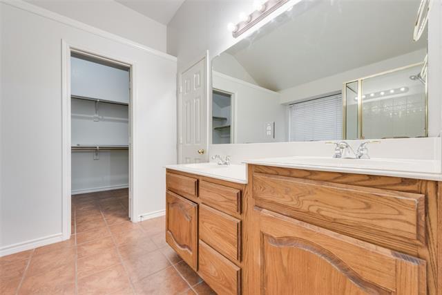 Building Photo - 2760 Beacon Hill Dr