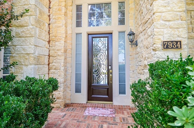 Building Photo - 7934 Woodcrest Ct