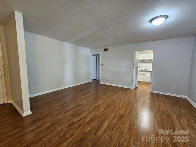 Building Photo - 4604 Coronado Dr