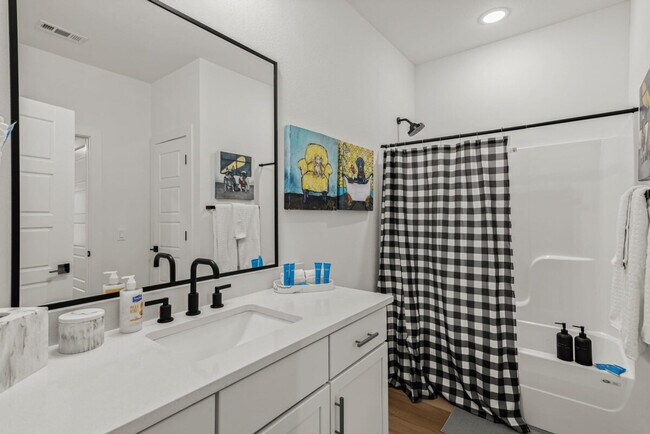 Building Photo - 2612 SW Livingston Square