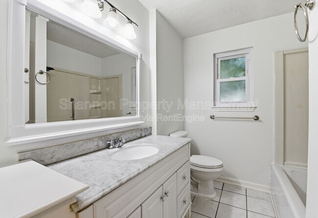 Building Photo - 2115 Oak Shores Dr