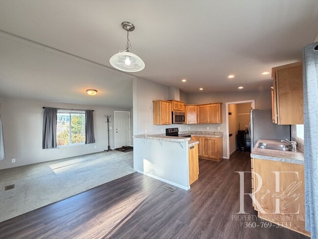 Building Photo - Home with Water Views and Covered Porch