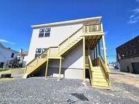 Building Photo - 609 E Gibson St