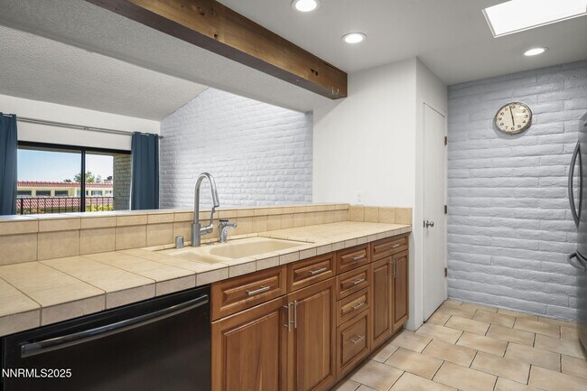 Building Photo - 3447 Skyline Blvd