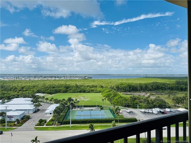 Building Photo - 9500 S Ocean Dr