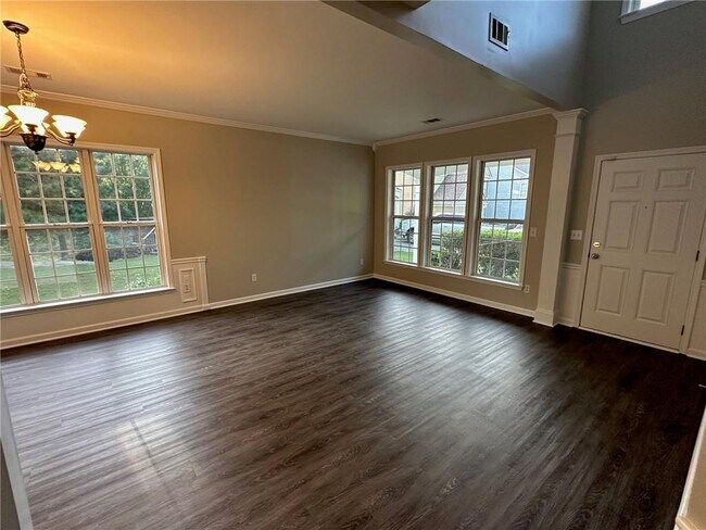Building Photo - 6345 Turfway Dr