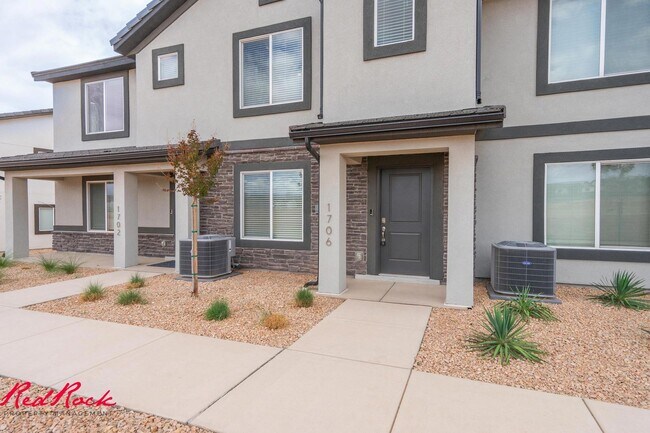 Building Photo - Dog Friendly! 3 Bedroom 2 Bathroom Townhome in Long Valley.