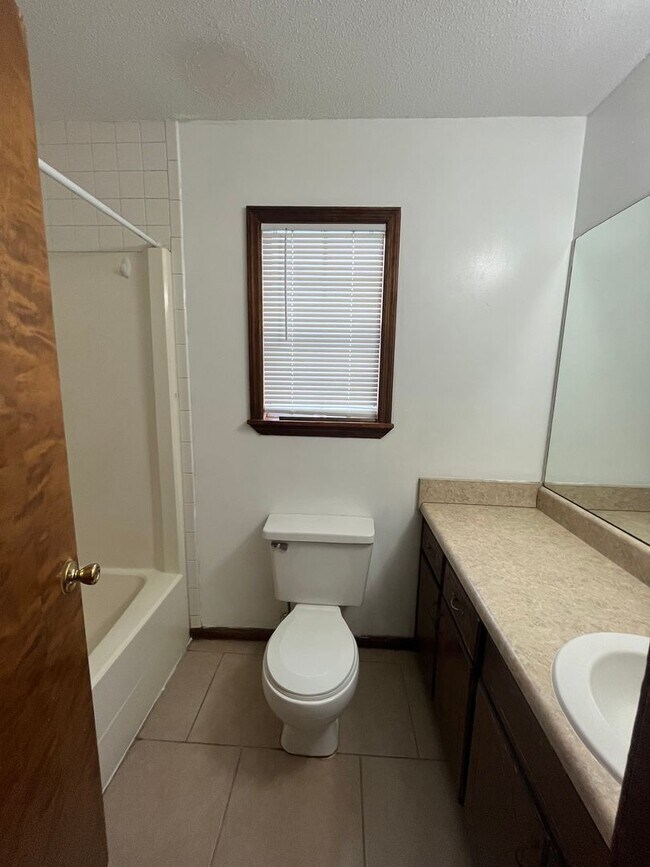 Building Photo - 3438 Ashurst Dr