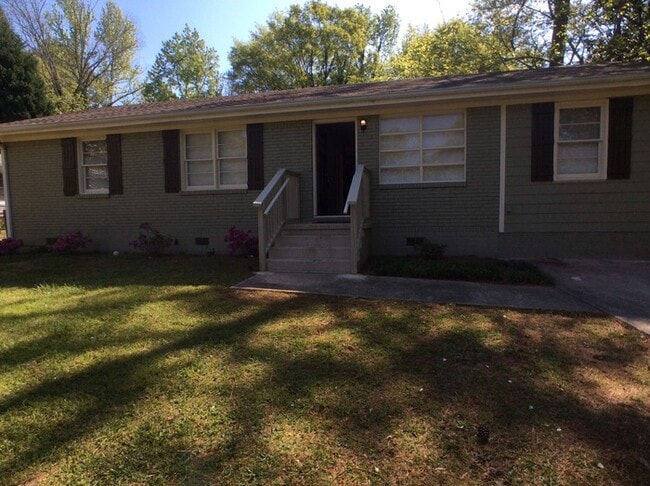 Building Photo - 2892 Horse Shoe Dr
