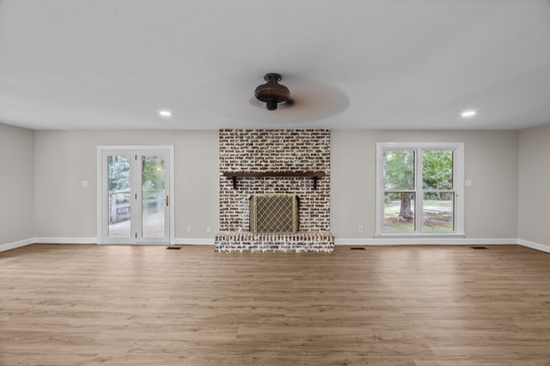 Building Photo - 229 Snead Rd