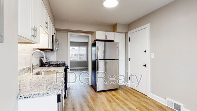 Building Photo - 3833 Chenoweth Ct