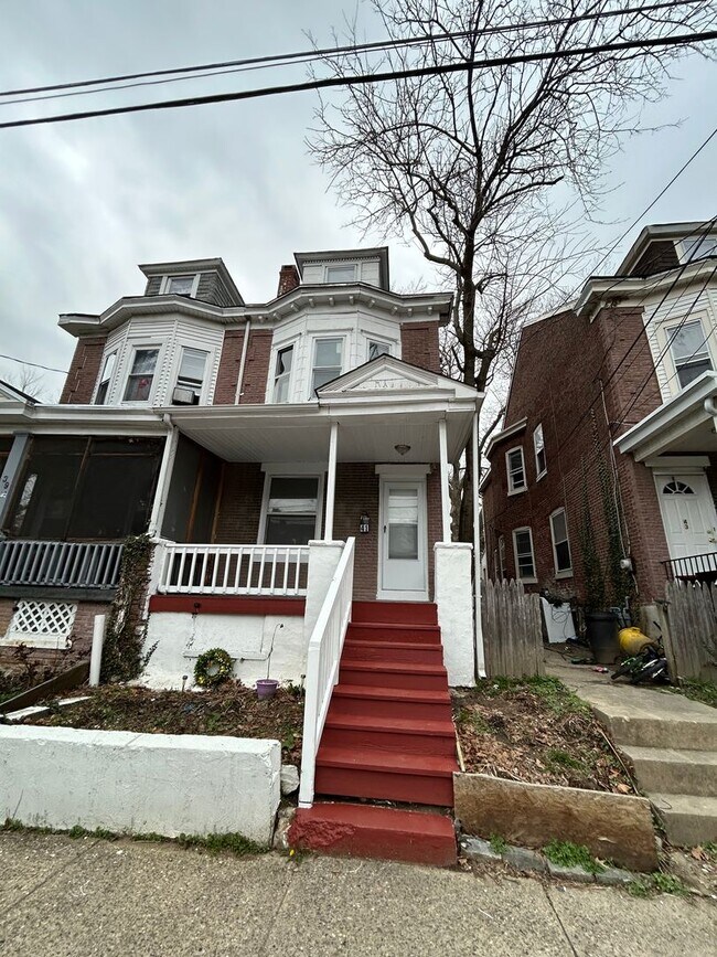 Primary Photo - large house very nice close to everything