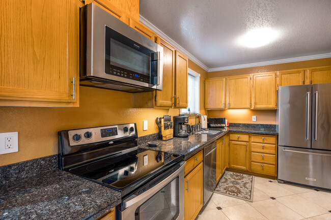 Kitchen - 7721 Interurban Blvd