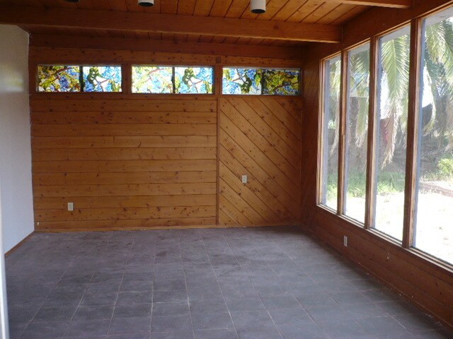 Building Photo - 3 Bed House w/Garage, Additional Family Room