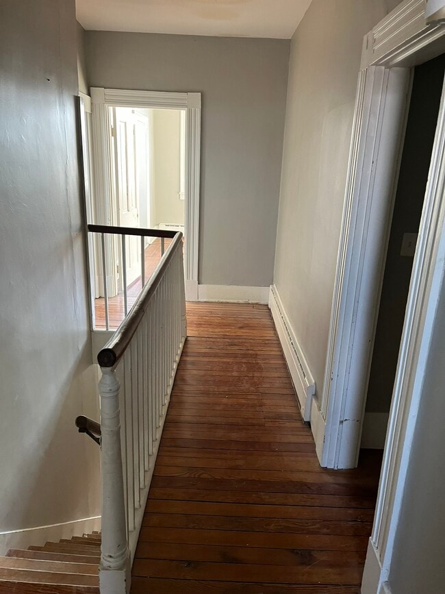 Building Photo - 200 E Main St