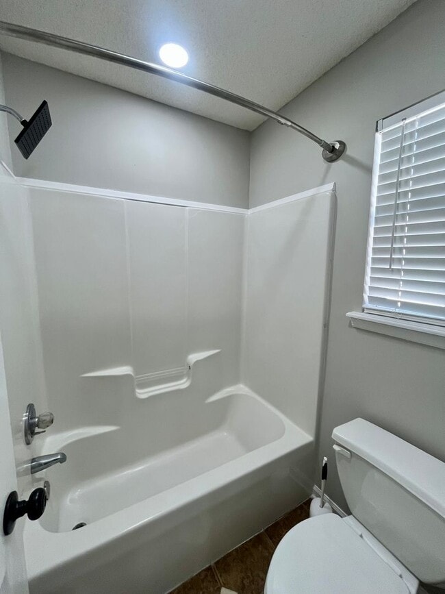 Building Photo - 4133 Hamilton Cir