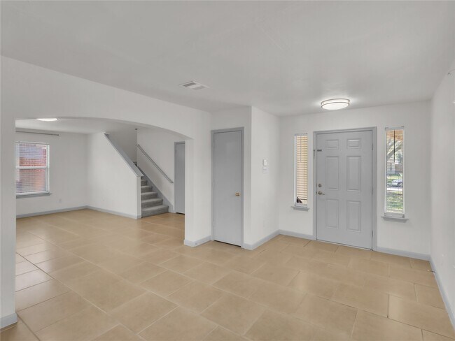 Building Photo - 19022 Yellow Thrush Dr