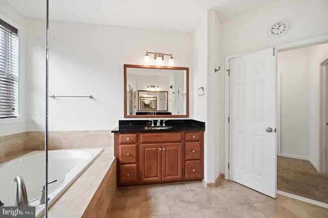 Building Photo - 24267 Purple Finch Dr