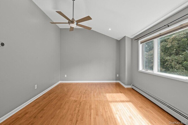 Building Photo - 5 Meadowlark Cir