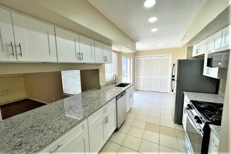Building Photo - 6934 Haven Creek Dr